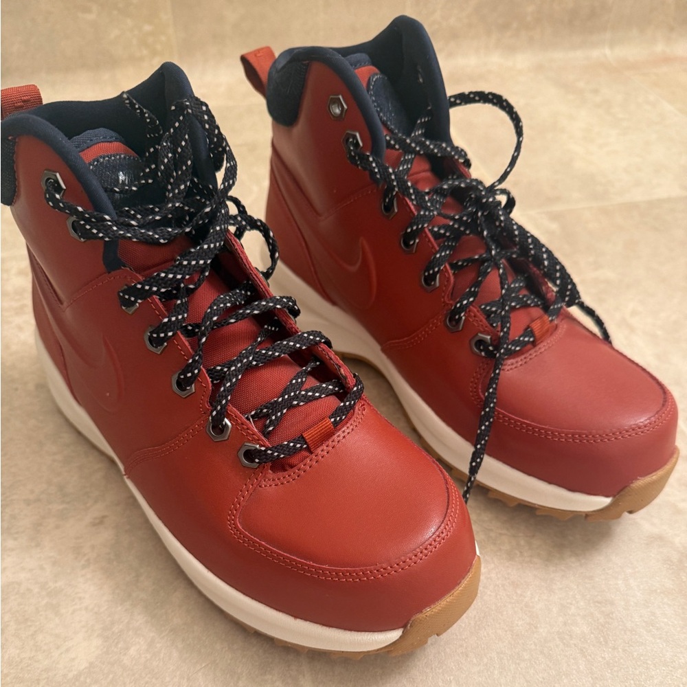 Nike Manoa High-Top Leather Boots